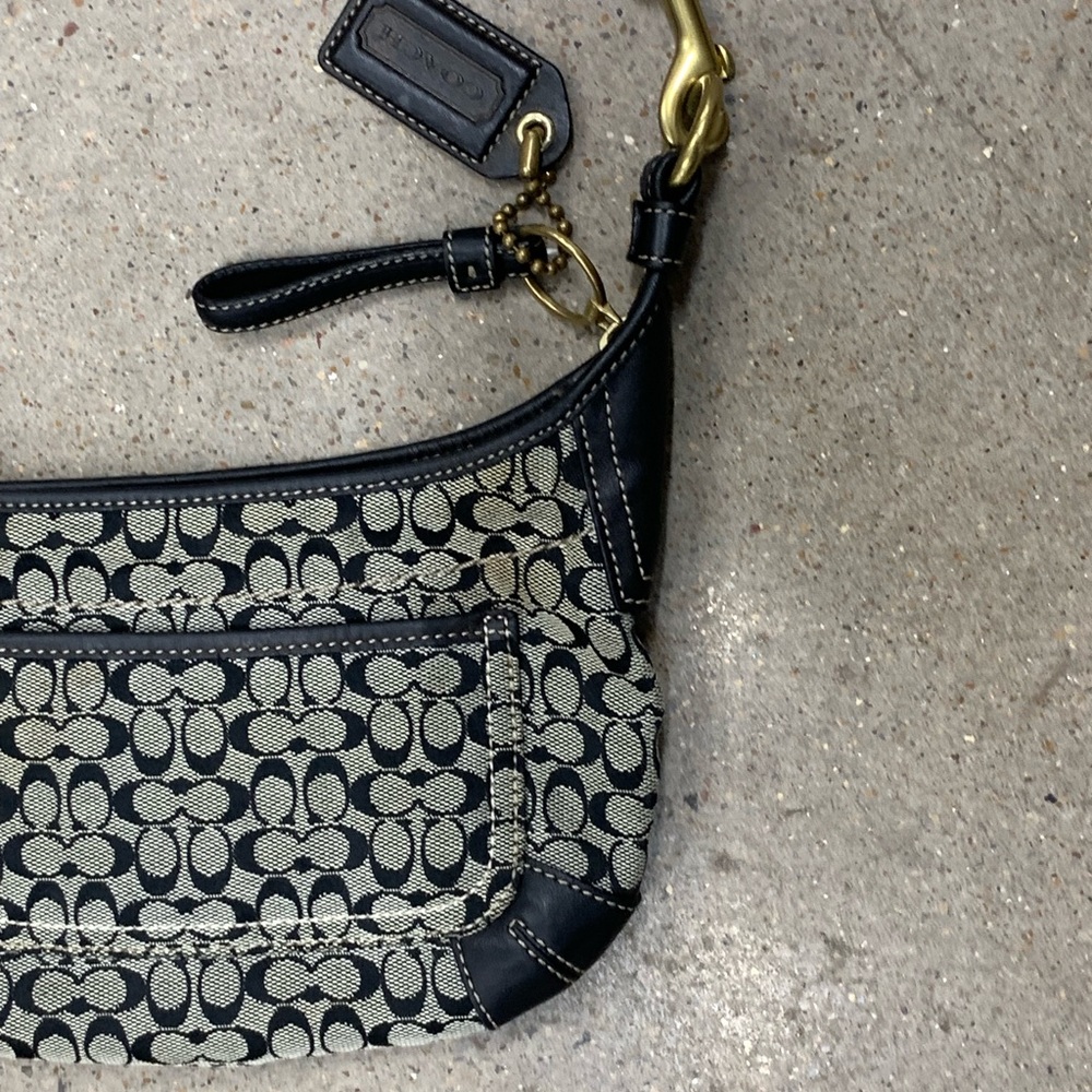 COACH Vintage Y2K Soho Hobo Black Signature Canvas Shoulder Bag Size Small - Picture 2 of 13